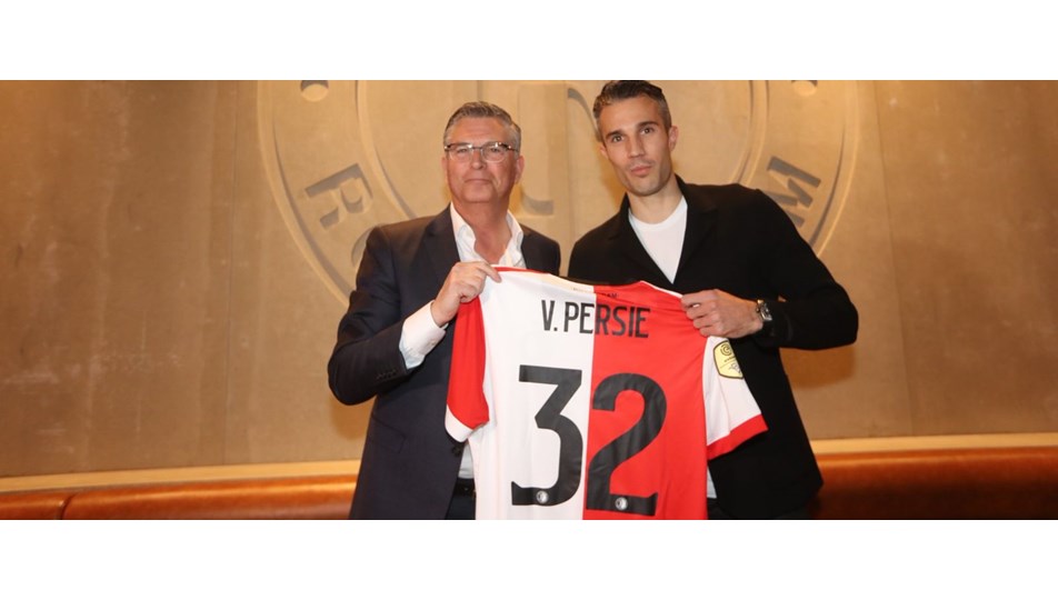 Robin Van Persie resmen Feyenoord'da