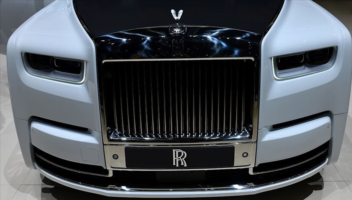 Rolls-Royce, 2 bin 500'e yakın çalışanını işten çıkarmayı planlıyor Rolls-Royce, 2 bin 500'e yakın çalışanını işten çıkarmayı planlıyor