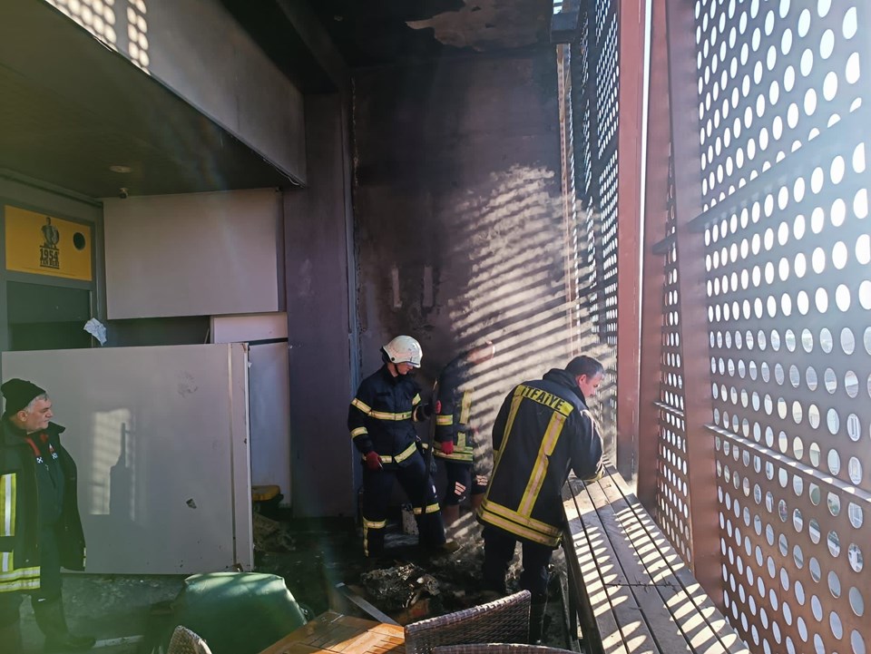 Çanakkale'de AVM'de korkutan yangın - 1