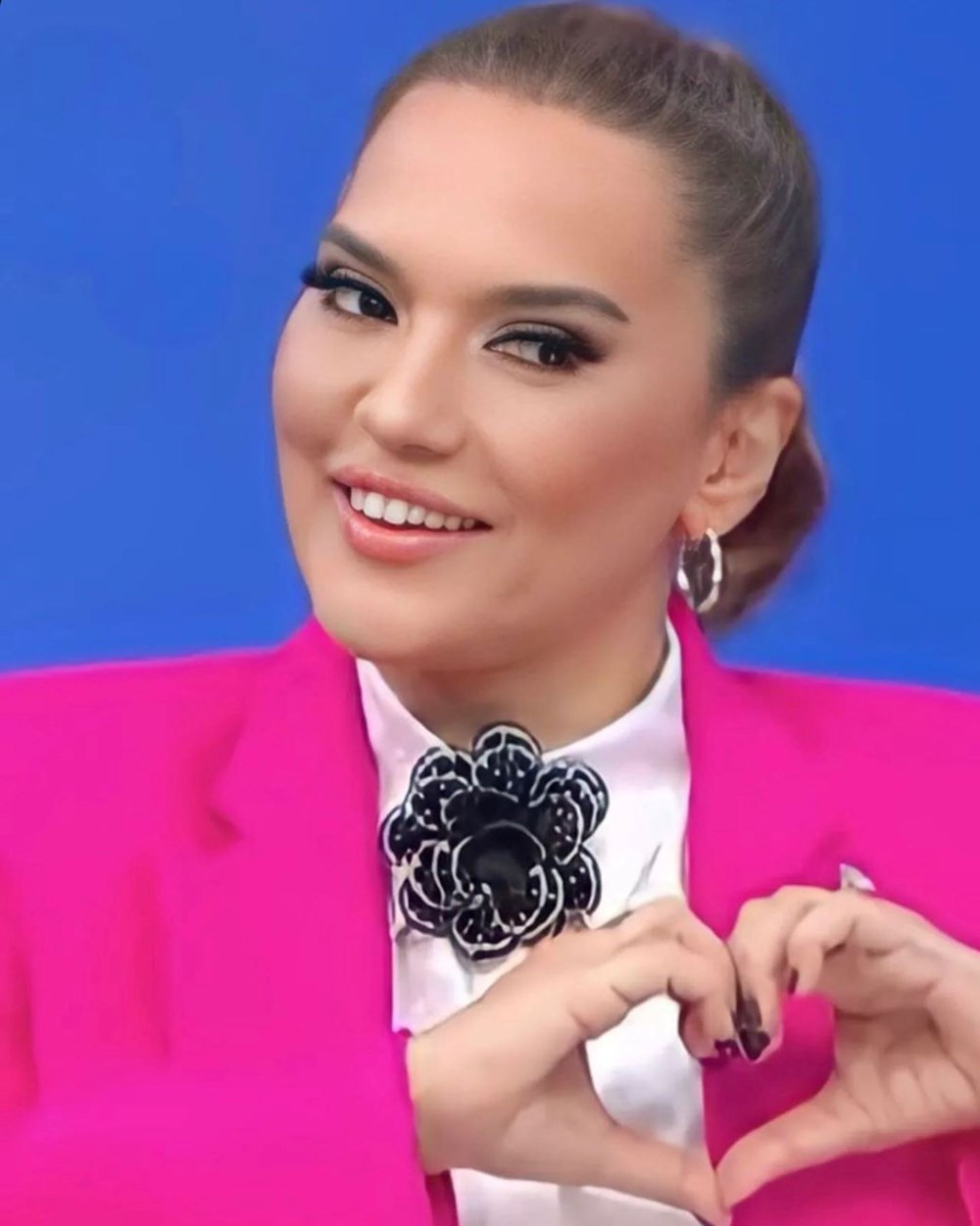 Çarpıntı'nın Emel'i Ceren Taşçı'dan çocukluk pozu (Ünlülerin çocukluk ve gençlik halleri) - 200