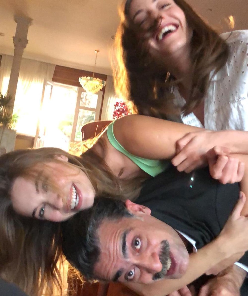 Afra Saraçoğlu paylaştı: Yalı Çapkını setinden özel kareler - 9