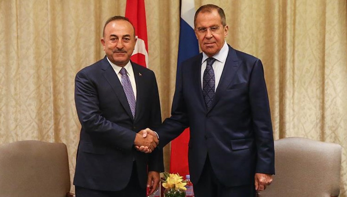 SON DAKİKA HABERİ: Dışişleri Bakanı Çavuşoğlu'ndan Rus mevkidaşı Lavrov'a 