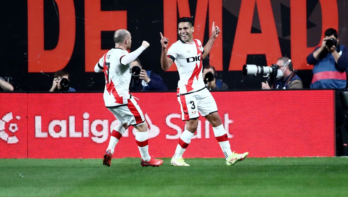 Falcao tarihe geçti! Barcelona'yı yıktı