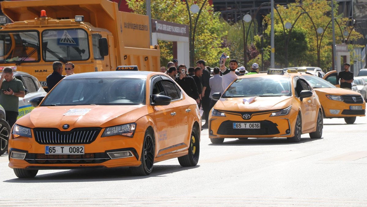 Taksicilerden Rojin Kabaiş eylemi: 