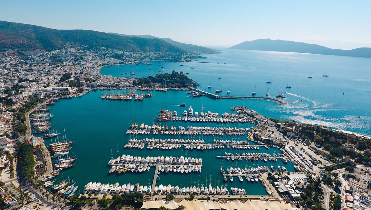 Marmaris'te 30 düzensiz göçmen kurtarıldı