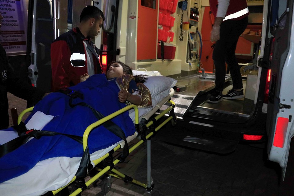 Adana'da silahlı kavgada bir çocuk yaralandı - 1