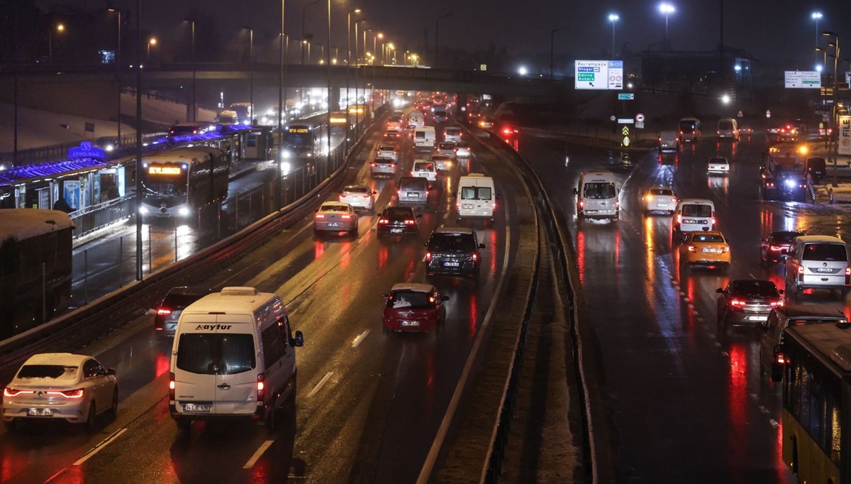 İstanbul trafiğinde kar sakinliği