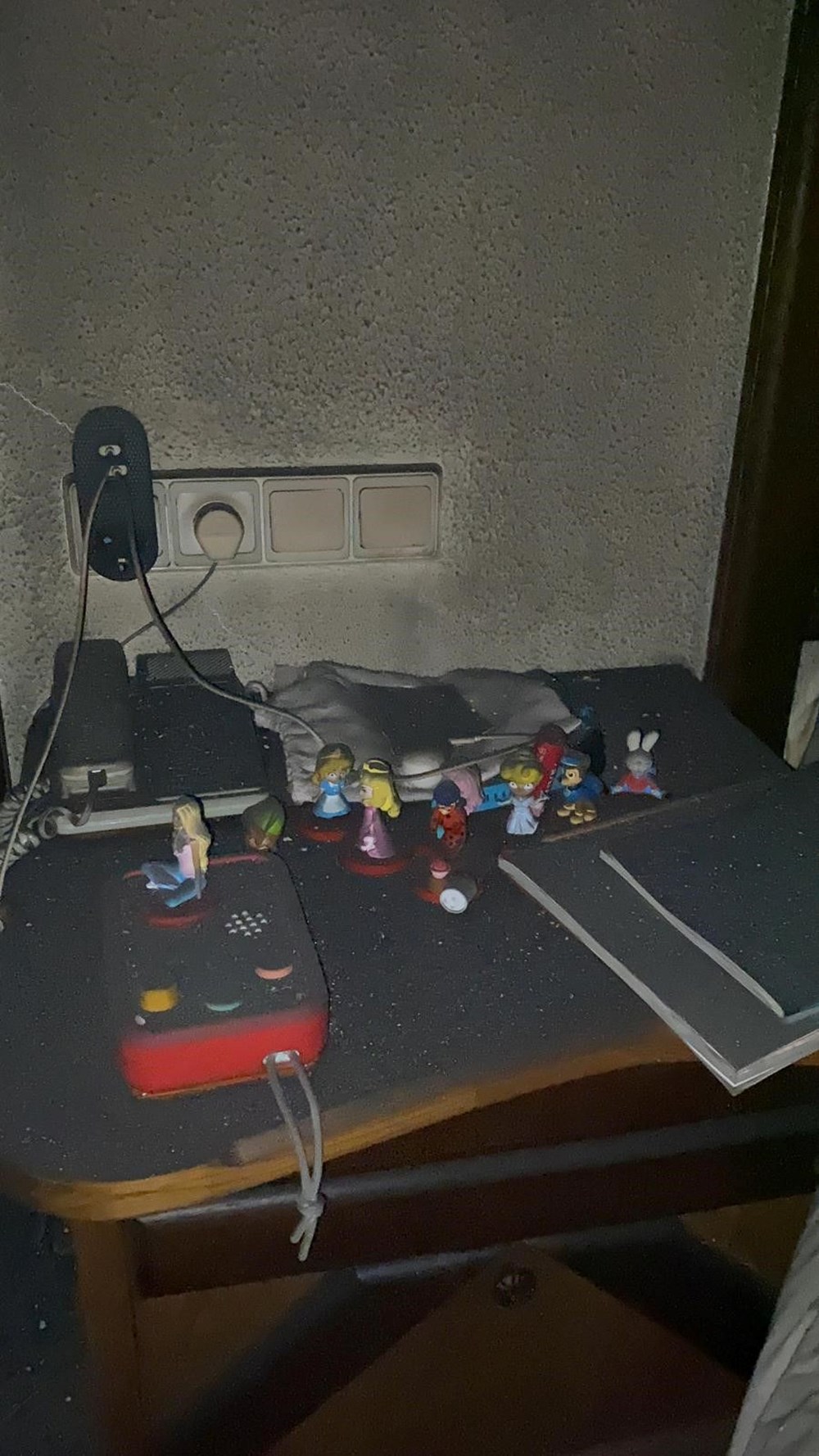 Yürek burkan görüntüler: Faciada ölenlerden geriye odalardaki eşyaları kaldı - 7