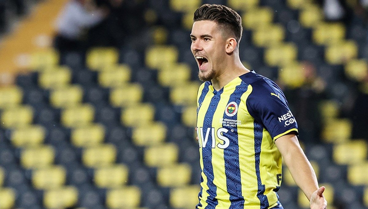 Ferdi Kadıoğlu Türkiye A Milli Futbol Takımı'nı seçtiğini açıkladı Ferdi Kadıoğlu Türkiye A Milli Futbol Takımı'nı seçtiğini açıkladı