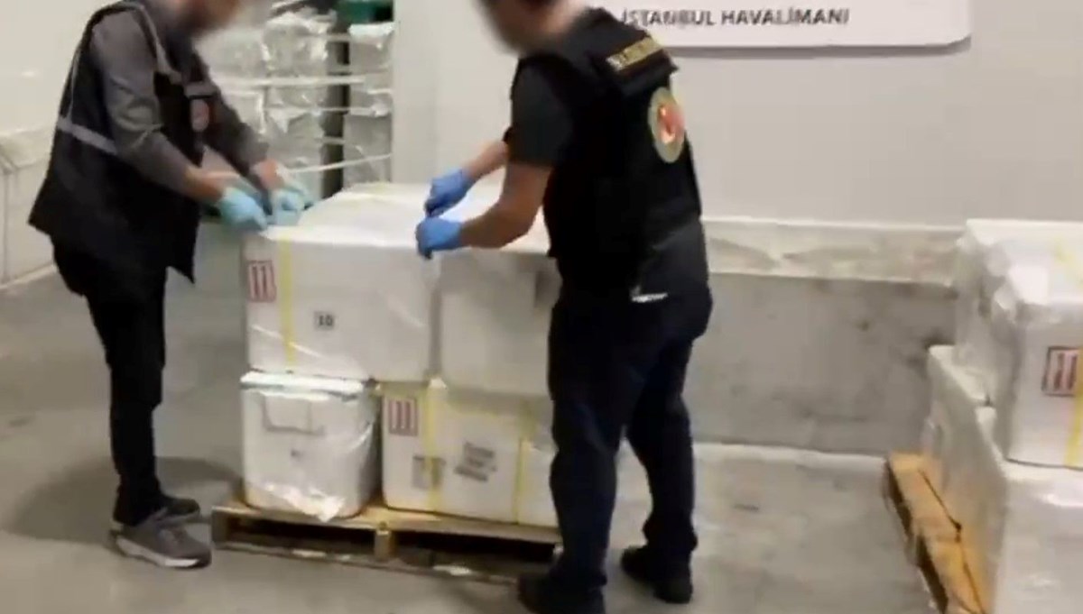 Havalimanında uyuşturucu operasyonu Havalimanında uyuşturucu operasyonu