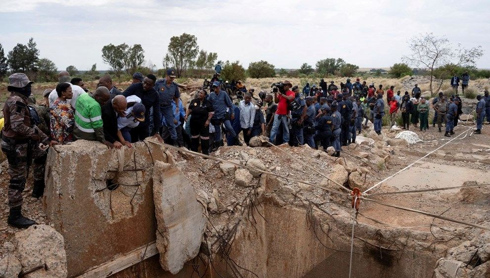 Güney Afrika'da kaçak madenciler için kurtarma operasyonu: Yer altında aç ve susuz mahsur kaldılar