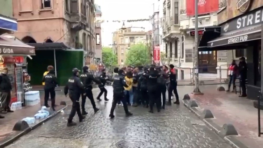 İstanbul'da 1 Mayıs tedbirleri | Geçişlere izin verilmiyor, gözaltılar var - 25