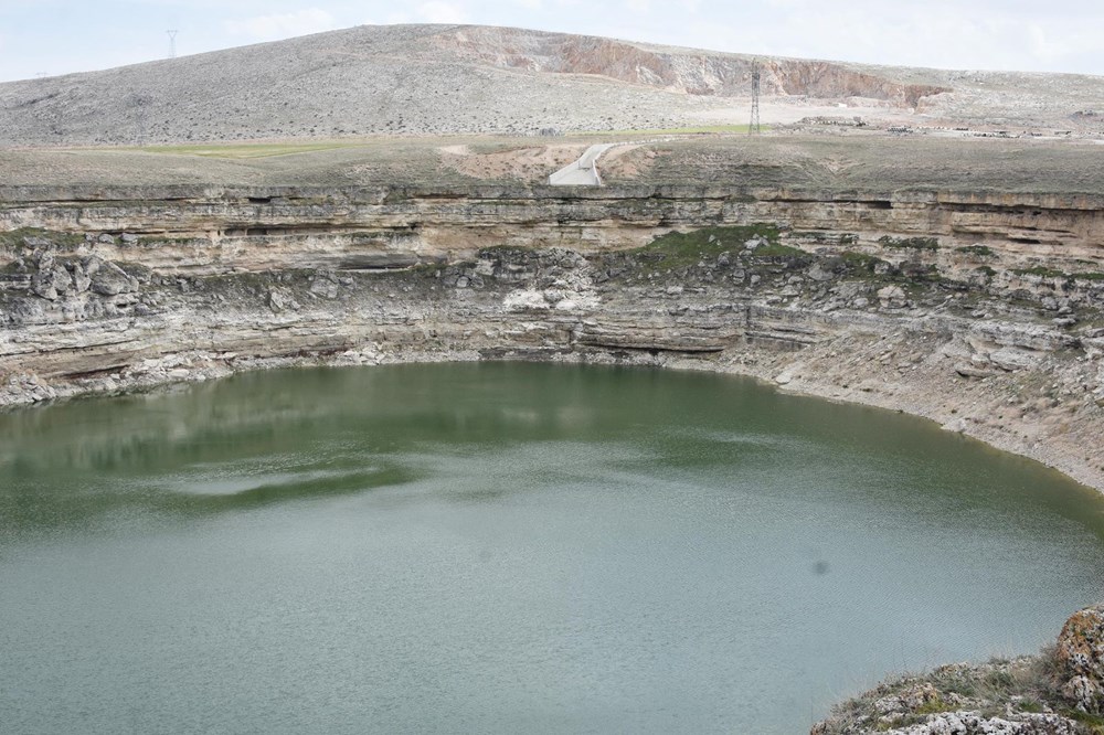 Timraş Obruk Gölü'nün suyu 8 metre azaldı - 2