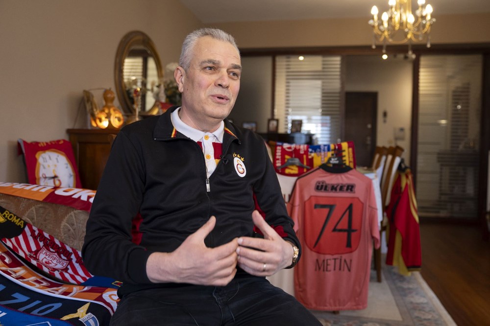 882 maça giden Galatasaray taraftarının hedefi 1000. maç: Maç izlerken su içmiyor, yemek yemiyor 90 dakika telefona bakmıyor! - 3