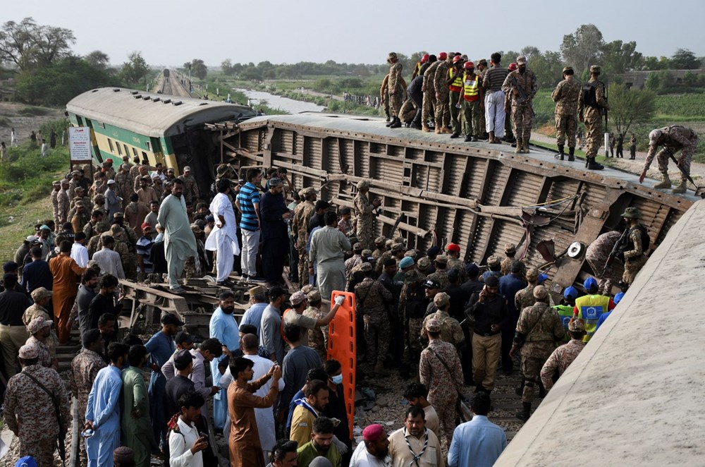 Pakistan'da tren faciası: En az 30 ölü, 90'dan fazla yaralı - 7