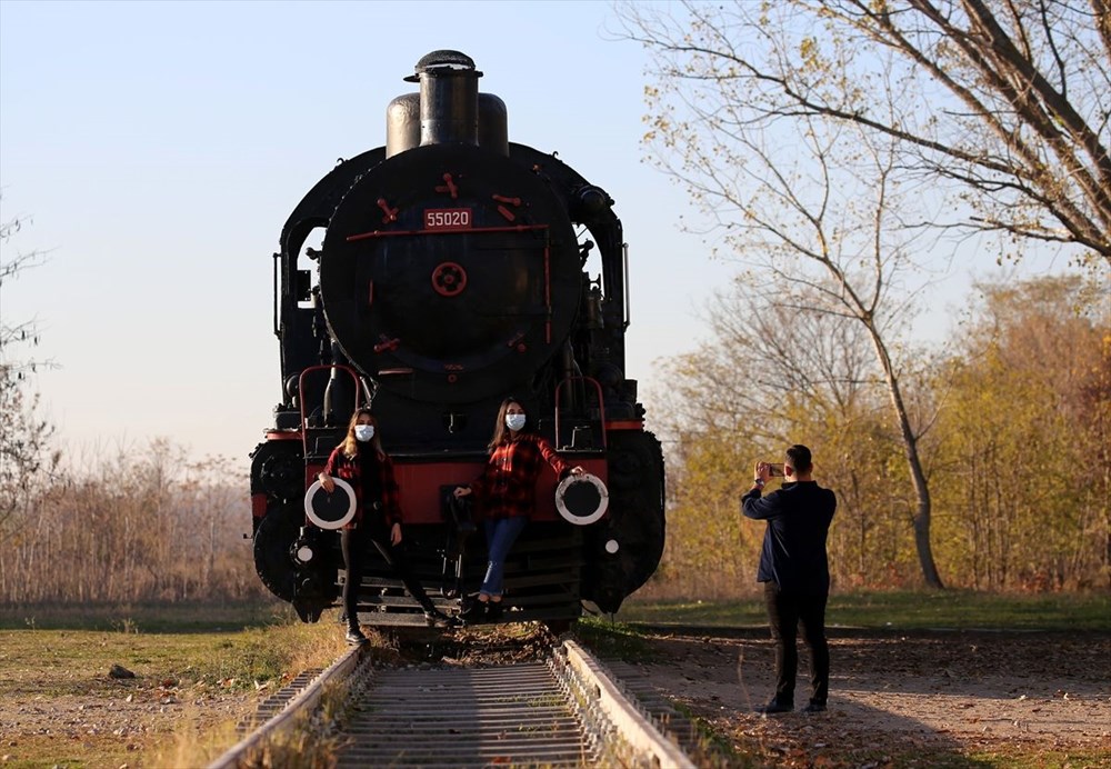 Edirne'de eski tren garı ve kara tren, sonbaharda fotoğraf tutkunlarının gözdesi - 7