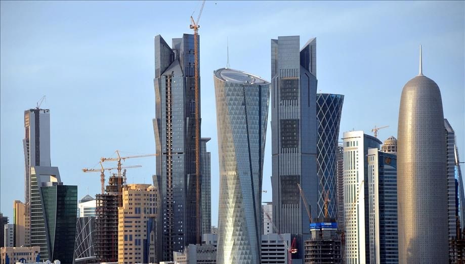 Katar Şeyhi bankacıları işe alıyor