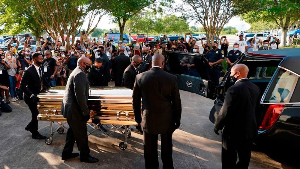 Floyd altın kaplamalı tabutla gömülüyor - 7