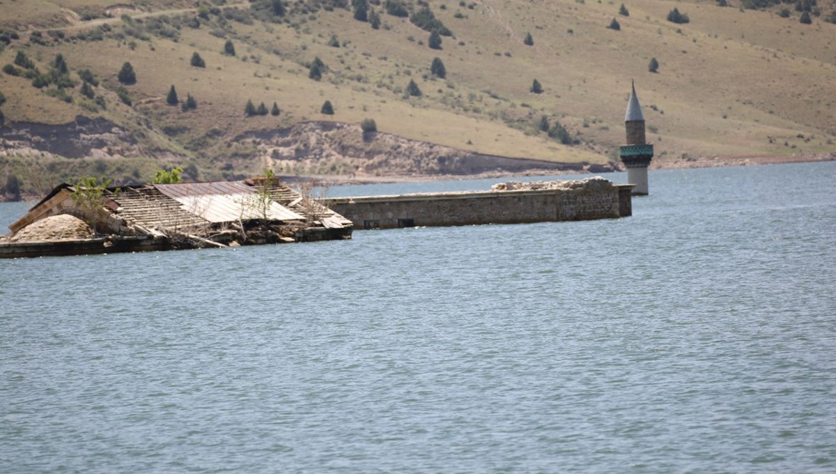 Suyun altından köy çıktı