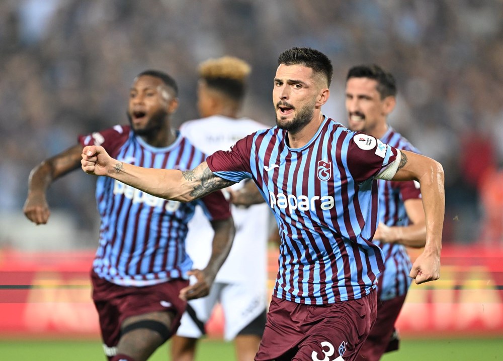 Trabzonspor - Beşiktaş maçında puanlar paylaşıldı: 1 kırmızı kart, 2 gol - 4