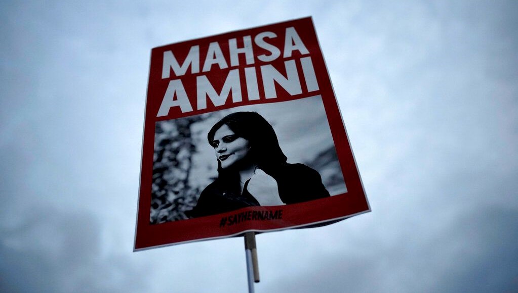 Mahsa Amini'nin ardından iki yıl: İranlı kadınlar hala yasaklara meydan okuyor