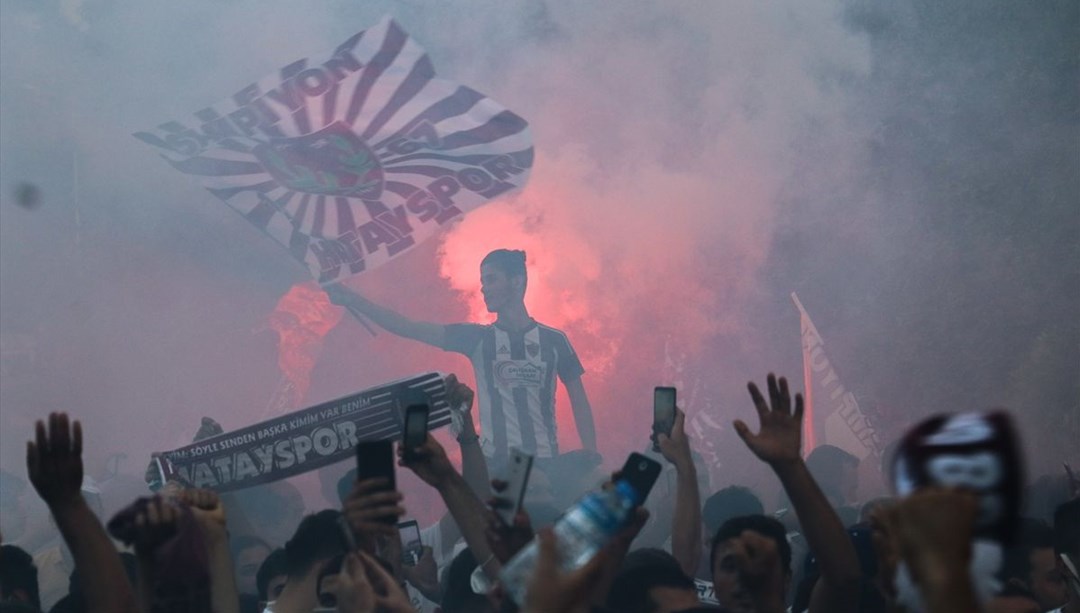 Hatayspor'un şampiyonluğu kentte büyük bir coşkuyla kutlanıyor