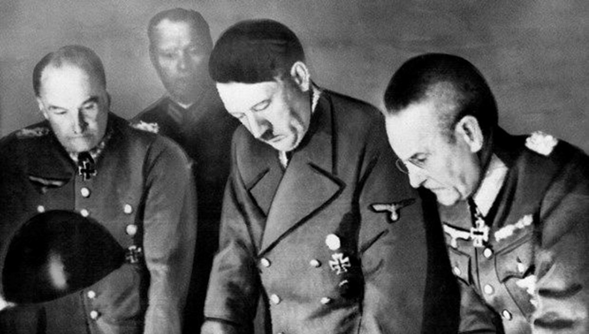Hitler'in yapay zeka videosu gündem oldu: Sosyal medyada Hitler güzellemesi arttı Hitler'in yapay zeka videosu gündem oldu: Sosyal medyada Hitler güzellemesi arttı