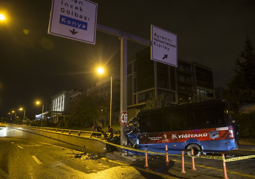 Ankara'da dolmuş yön levhası direğine çarptı: 1 ölü, 1 yaralı - 2