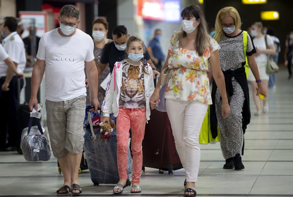 Antalya'ya ilk Rus turist kafilesi geldi - 4