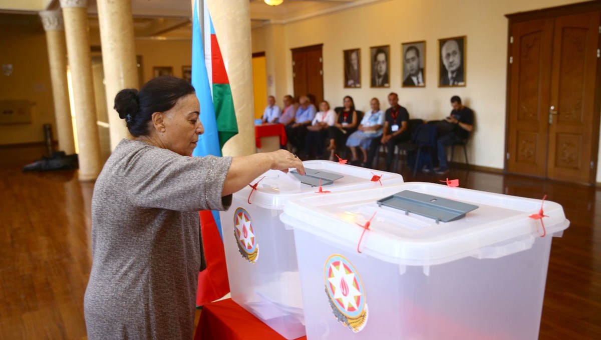 Azerbaycan'da seçim: Oy verme işlemi başladı Azerbaycan'da seçim: Oy verme işlemi başladı
