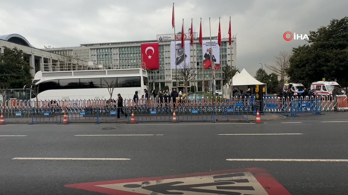 Ekrem İmamoğlu gözaltında: Saraçhane ve Vatan Caddesi’nde son durum