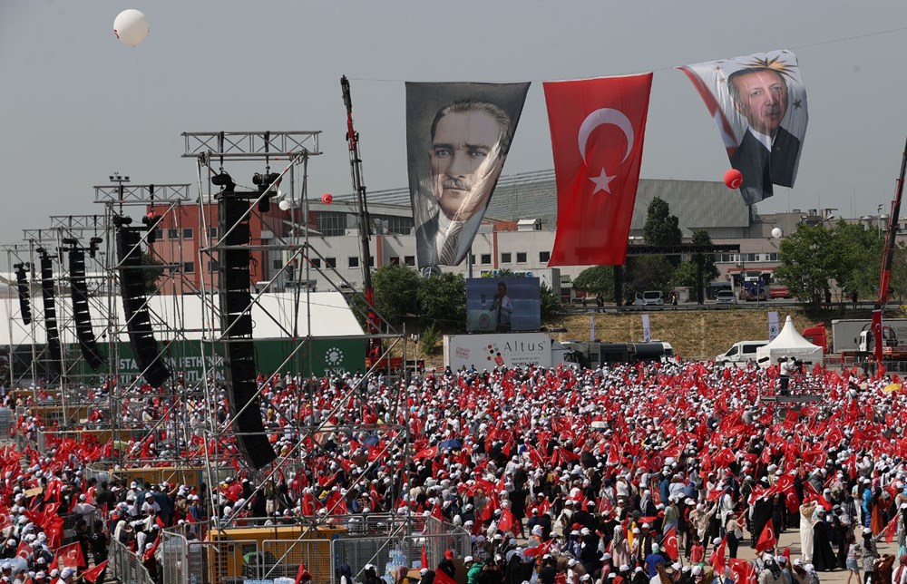 İstanbul'un fethinin 569. yıl dönümü kutlanıyor: Cumhurbaşkanı Erdoğan ilk fidanı dikti - 2