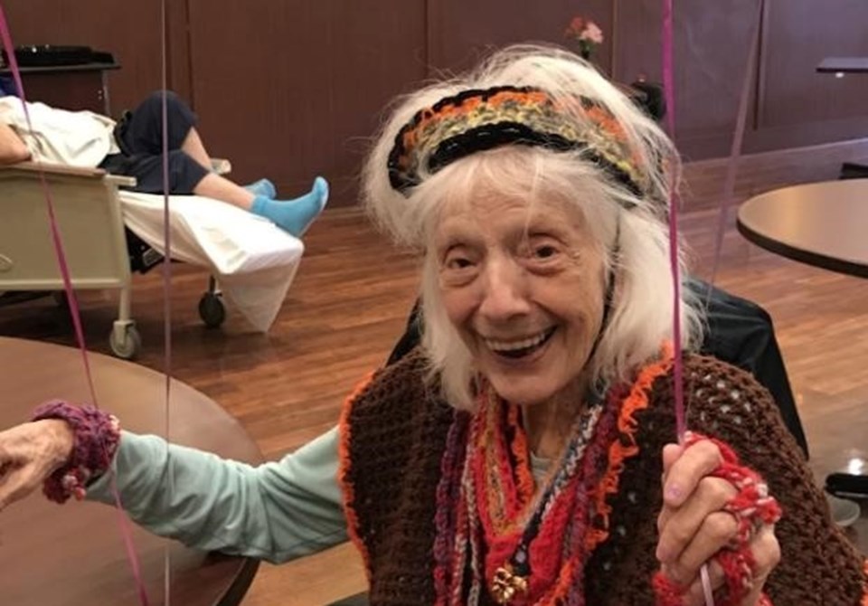 ABD'de 102 yaşındaki kadın bebekken İspanyol gribini, 9 ayda 2 kez de Covid-19'u yendi - 1
