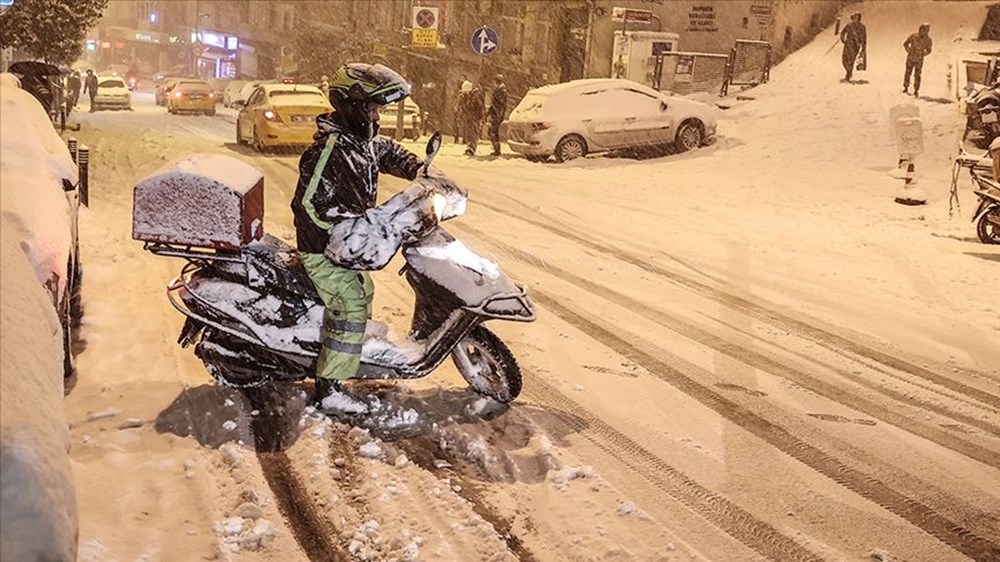 İstanbul’da okullar yarın tatil edildi: Motosiklet ve kuryelere trafik yasağı - 4