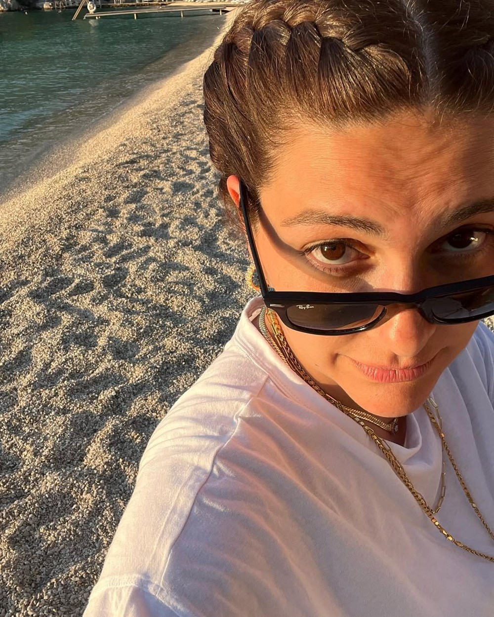 Bergüzar Korel sezonu açtı: Denize düştüm - 2