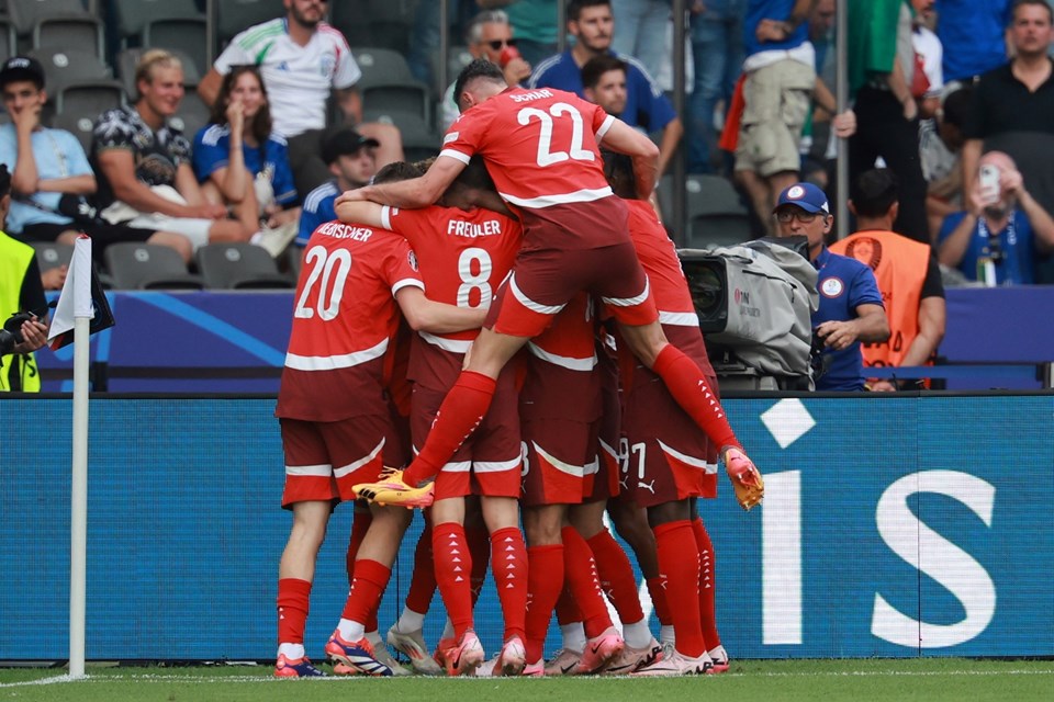EURO 2024 | İlk çeyrek finalistler İsviçre ve Almanya oldu, son şampiyon İtalya havlu attı - 1