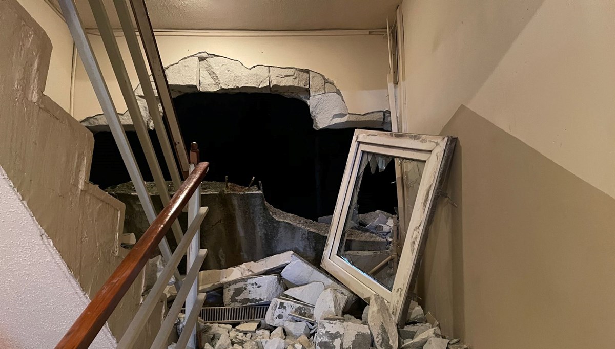 Kocaeli'de istinat duvarı çöktü, 4 apartman tahliye edildi Kocaeli'de istinat duvarı çöktü, 4 apartman tahliye edildi