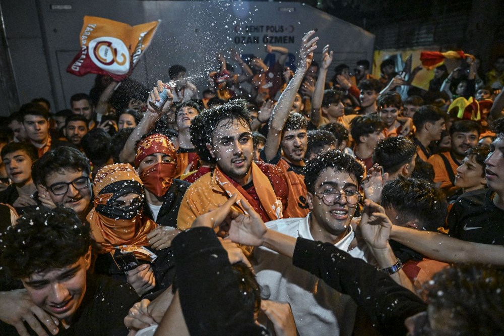 Galatasaray şampiyon oldu taraftar sokağa döküldü - 13