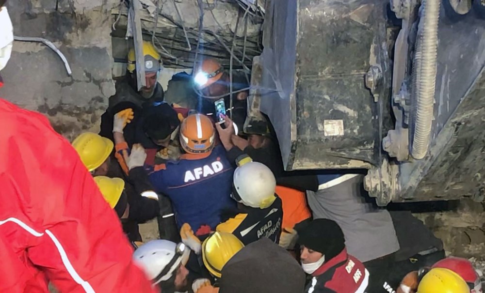 Deprem bölgesinden mucize kurtuluşlar - 12