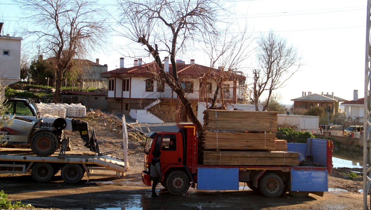 Tarihin en büyük yangınını yaşayan Manavgat’ta yeni evler yükselmeye başladı