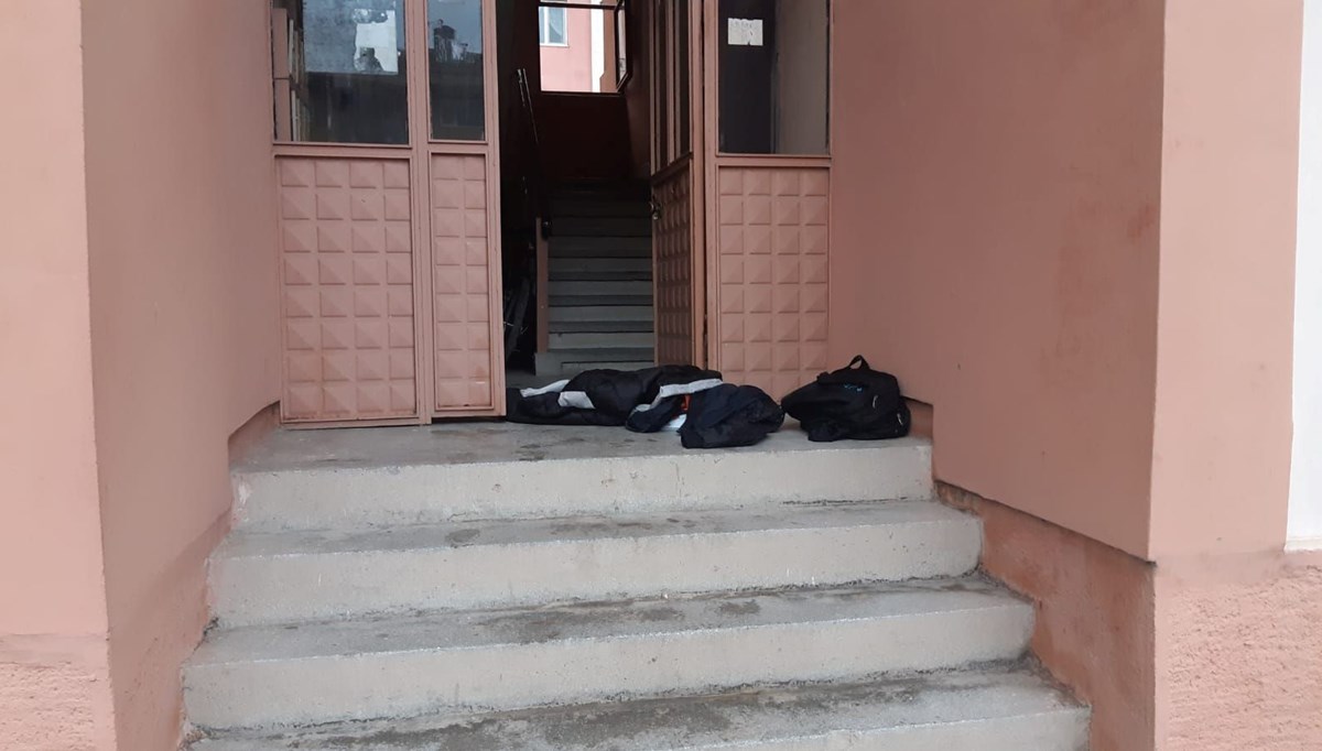 Tartıştığı kardeşini göğsünden bıçakladı Tartıştığı kardeşini göğsünden bıçakladı