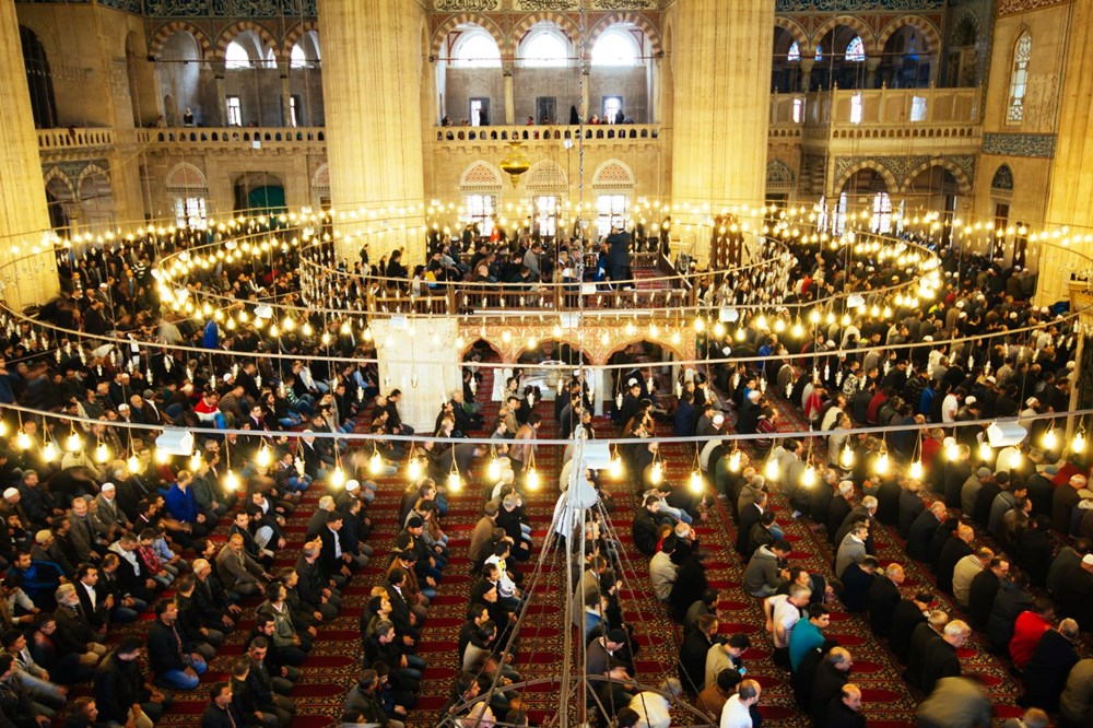 İl il bayram namazı saatleri Diyanet 2025: Sabah bayram namazı saat kaçta? İstanbul, Ankara, İzmir, 81 il ve yurt dışı bayram namazı vakitleri - 2