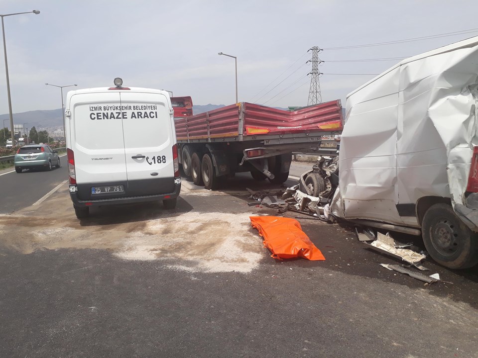 İzmir'de feci kaza: 1 ölü - 1