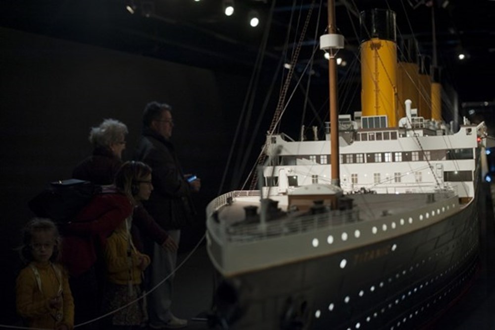 Отследить пароход в реальном. Титаник косплей (корабль). Инки Титаник. Рей Бостон Титаник. Палуба d на Титанике.
