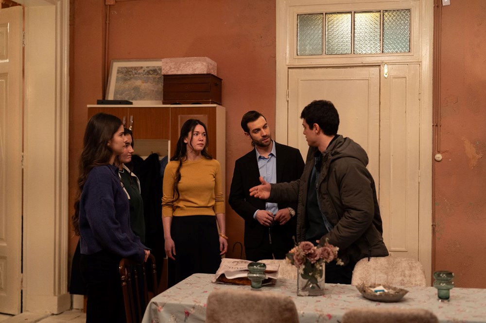 Sahipsizler: Vera'nın Sırrı 15. Bölümde Ortaya Çıkıyor! 73 oQE JAkQ EyGcqWDapo9Bw