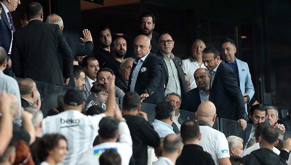 TFF Başkanı Mehmet Büyükekşi, Beşiktaş-Lugano maçında tepkiler sonrası stadı terk etti