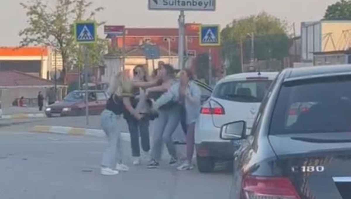 Pendik’te yol verme tartışması kavgaya dönüştü