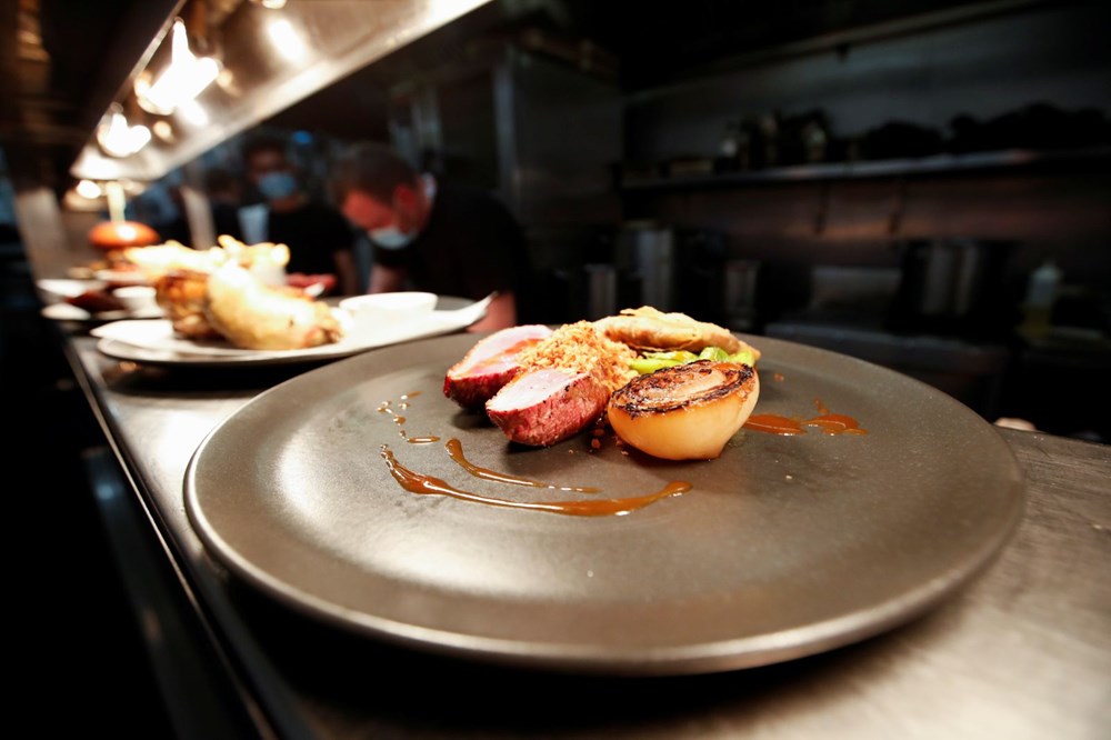 İngiltere yeniden açıldı: Kucaklaşmak ve parti yapmak serbest - 3