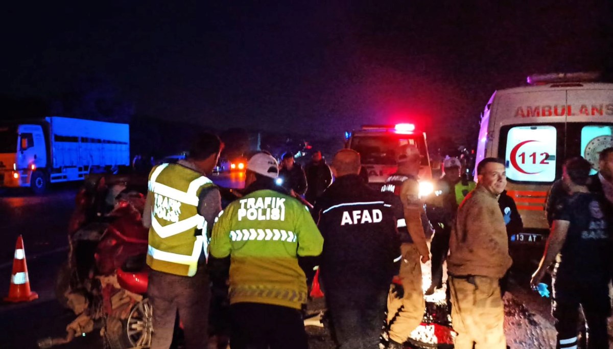 Bitlis'te 3 aracın karıştığı kazada 1 kişi öldü, 4 kişi yaralandı