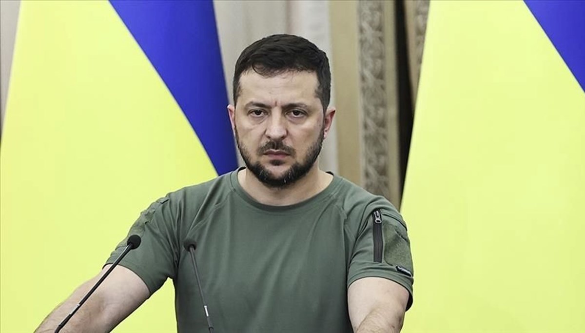 Ukrayna Devlet Başkanı Zelenskiy sıkılaştırılmış seferberlik yasasını imzaladı Ukrayna Devlet Başkanı Zelenskiy sıkılaştırılmış seferberlik yasasını imzaladı